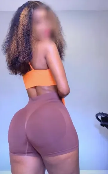 Chaima, 37