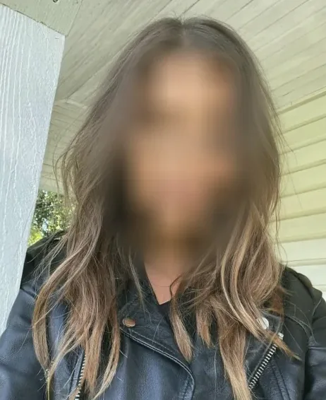 Chantal, 32