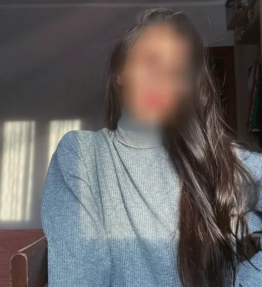 Daphne, 27