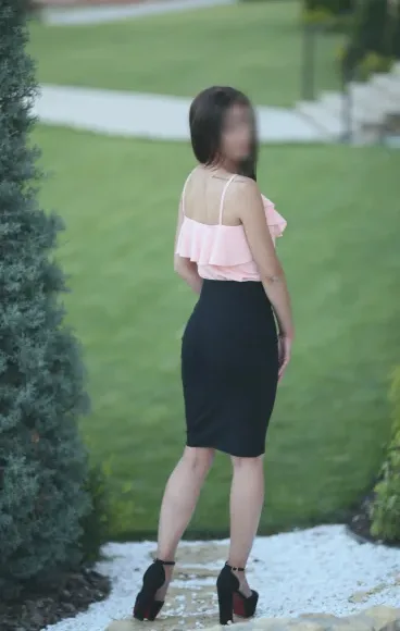 Femke, 27