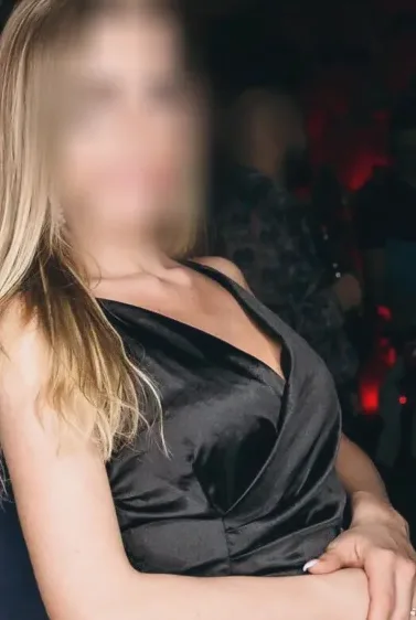 Nikki, 35