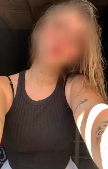 Rosanne, 32